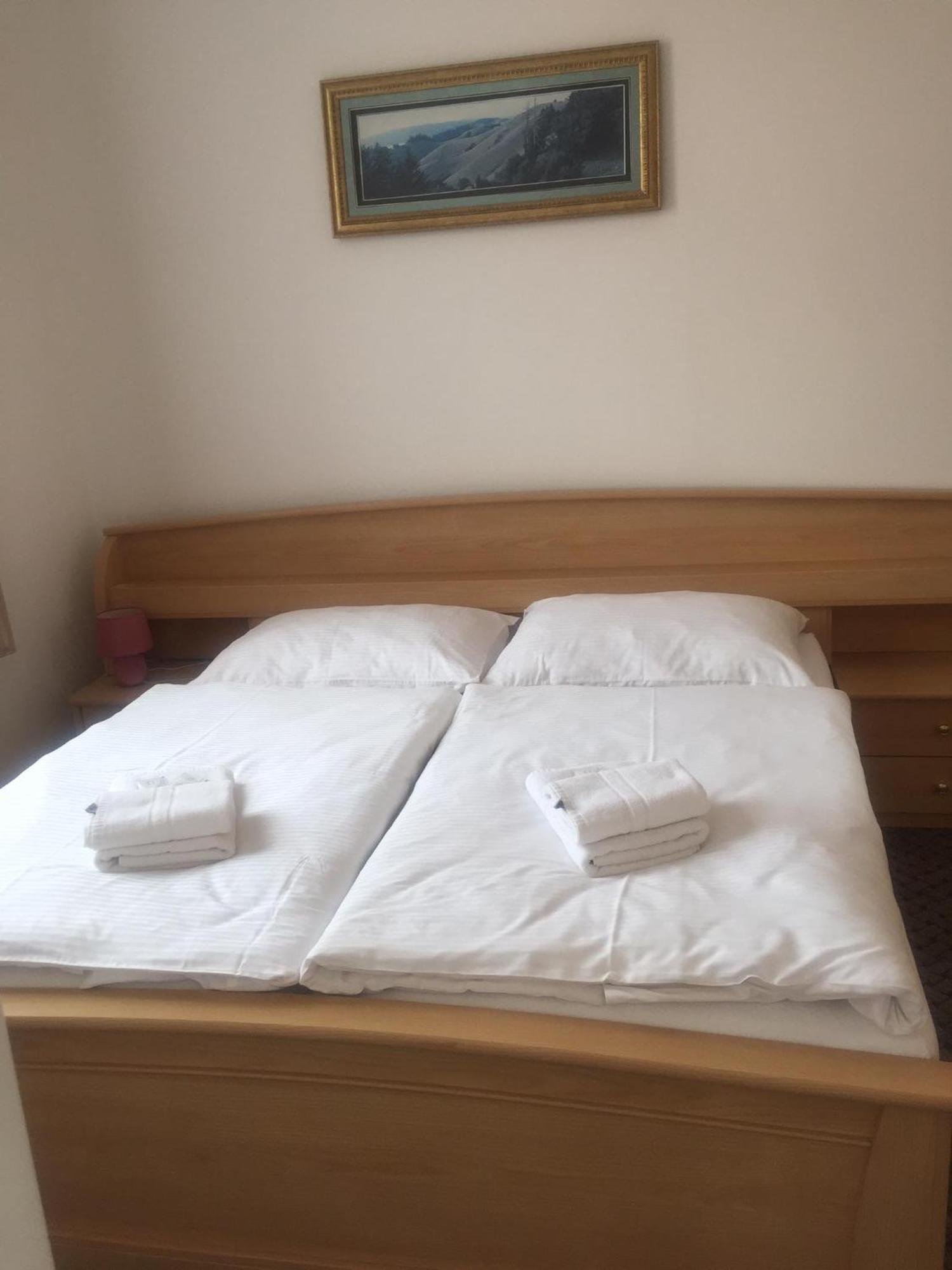 Penzion Eska S Pivovarem Mj Jince Zewnętrze zdjęcie